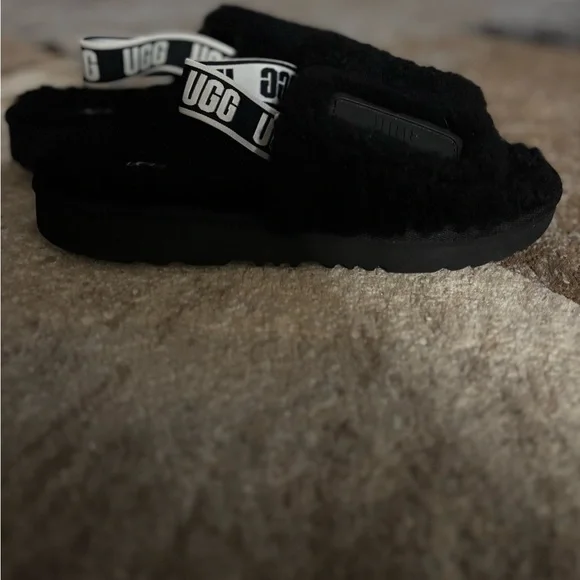 UGG Kids Black Fluffy Slippers - Picture 2 of 3